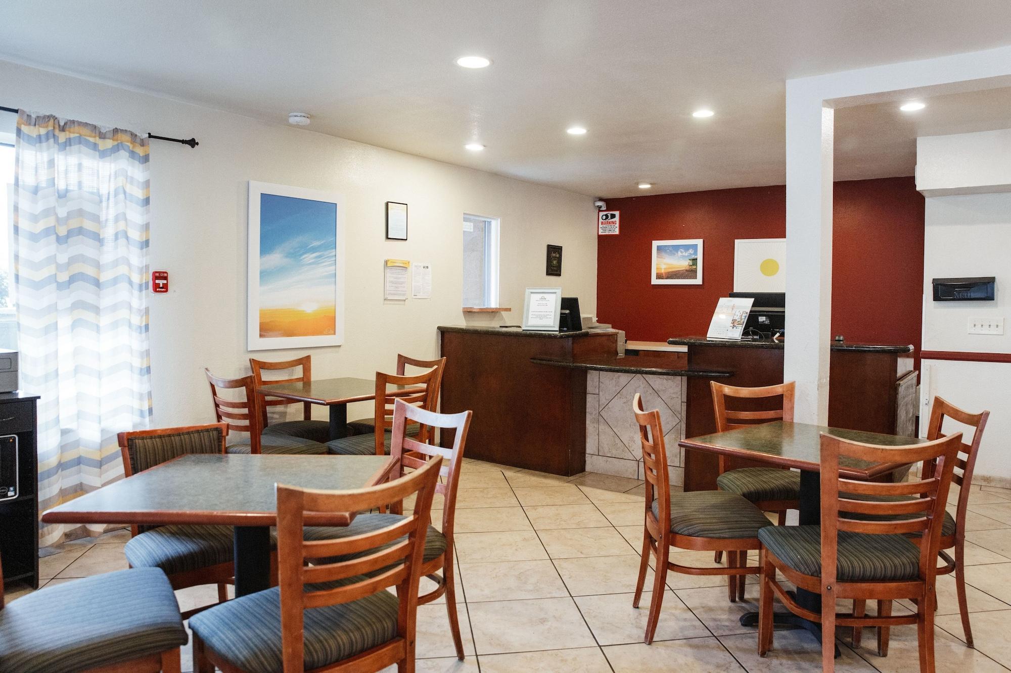 Hotel Days By Wyndham Moonlight 3*