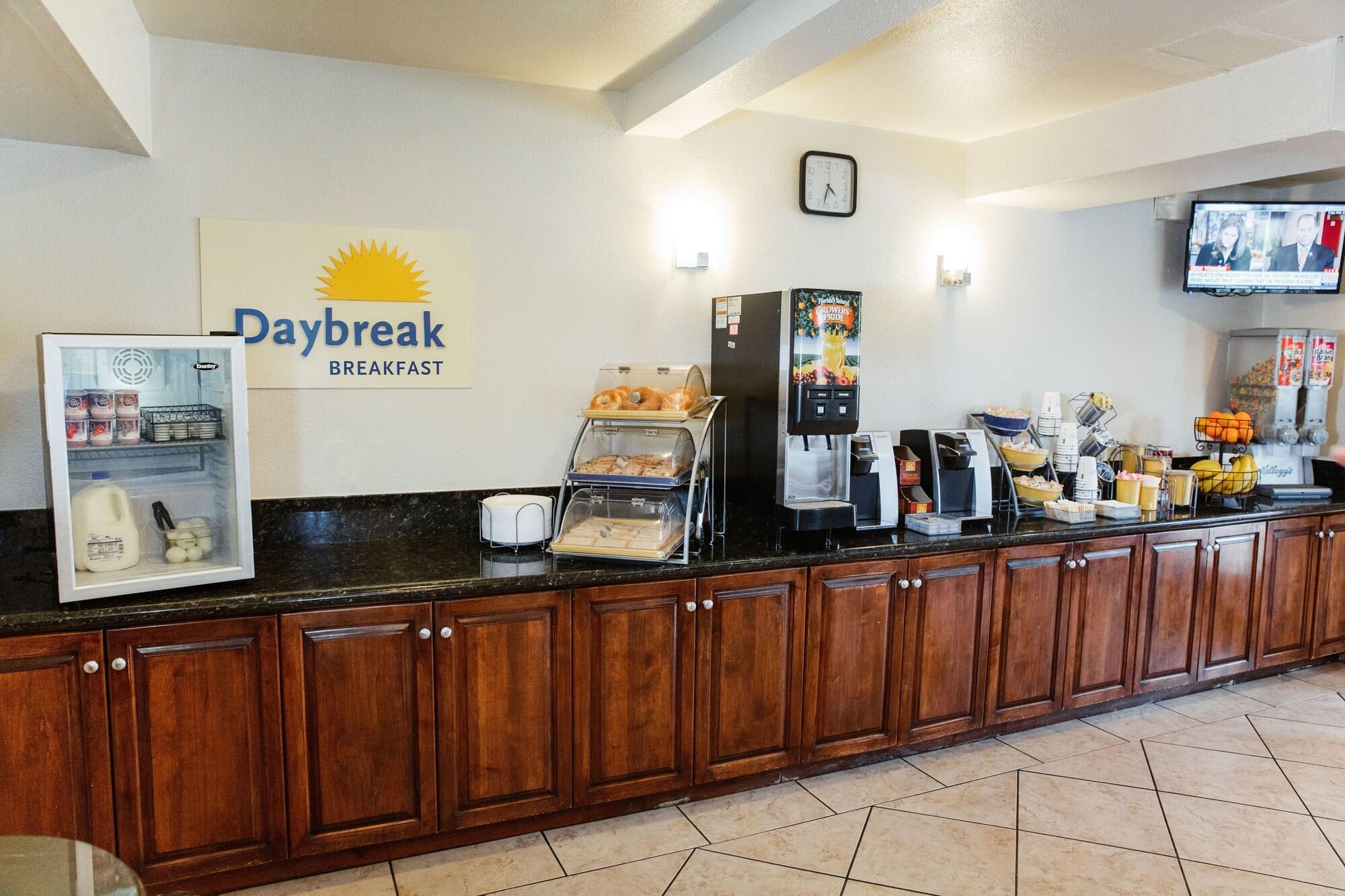 Days By Wyndham Moonlight Hotel Encinitas