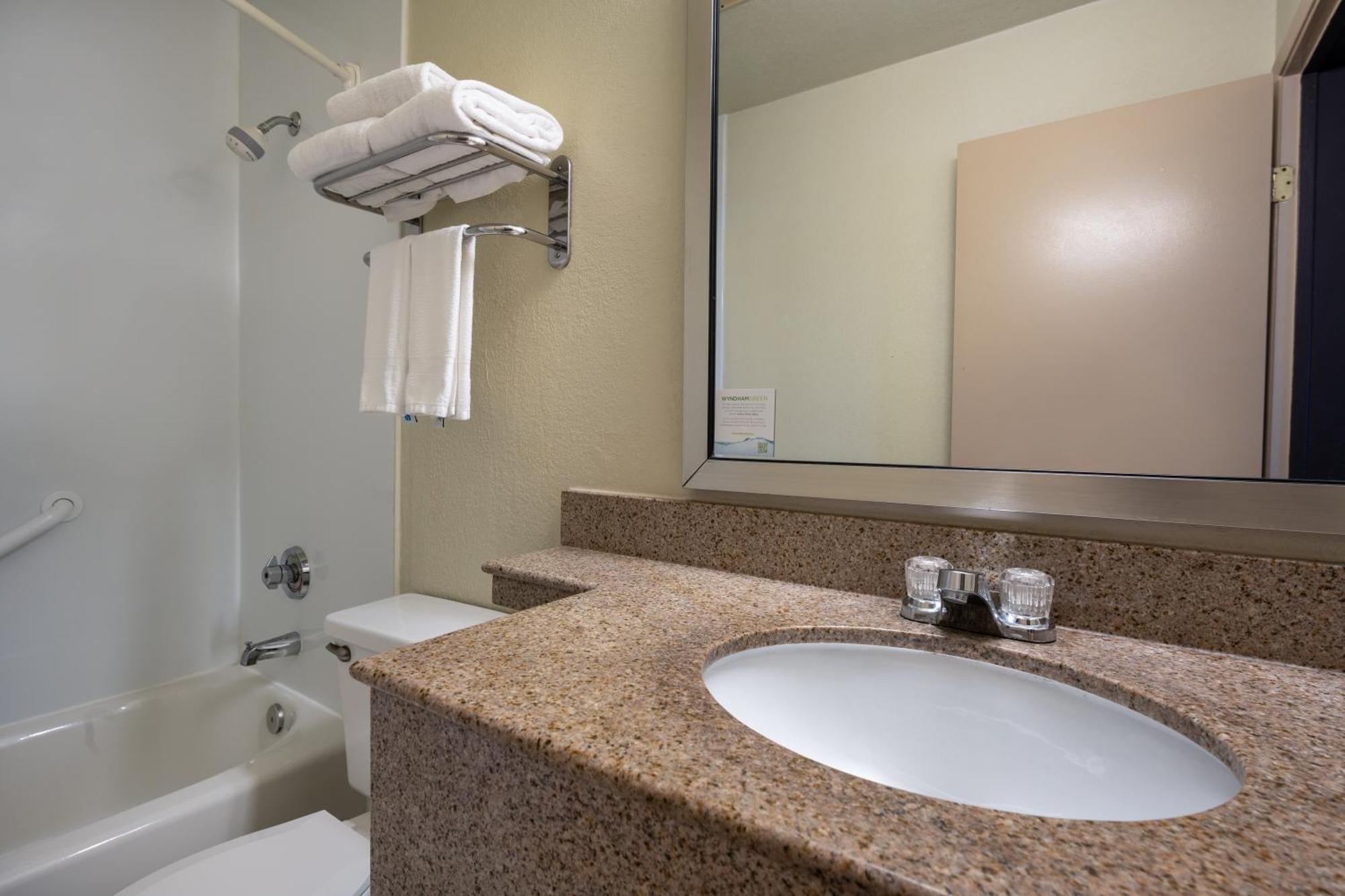 Hotel Days By Wyndham Moonlight 3*