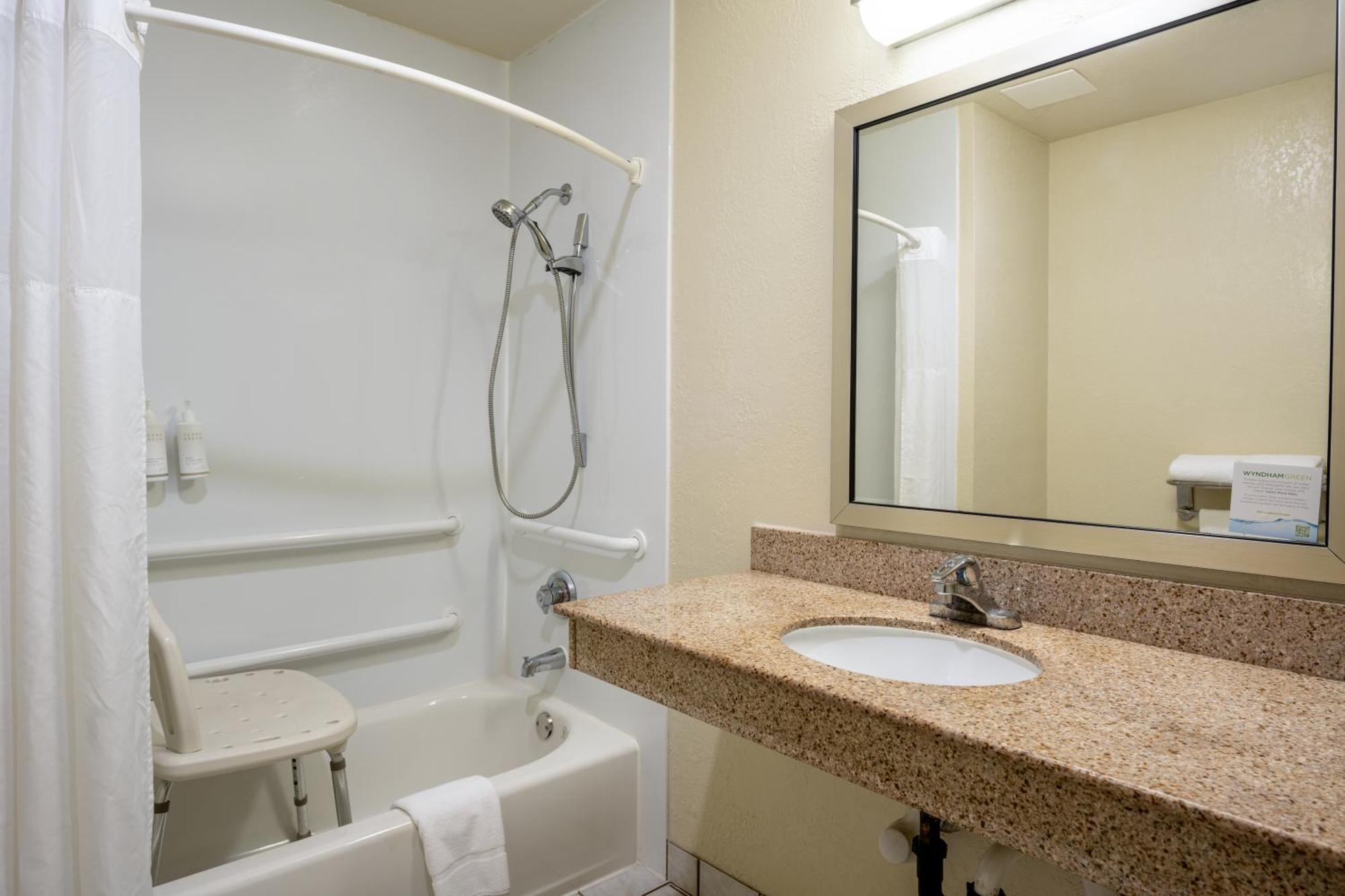 Days By Wyndham Moonlight Hotel 3*